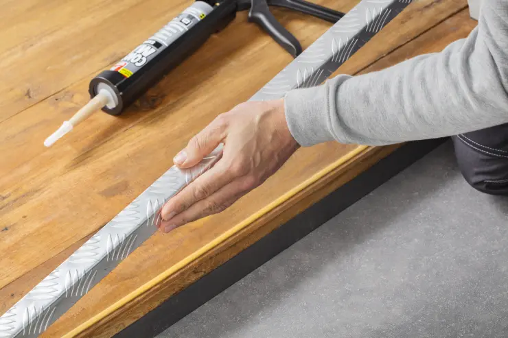 6315193-Article-Ambiance-shot-EN-METAL-STRIP-4-GRIFFON-CONSTRU-MAX-Cartridge-380g-DEENFRNL-tif_12