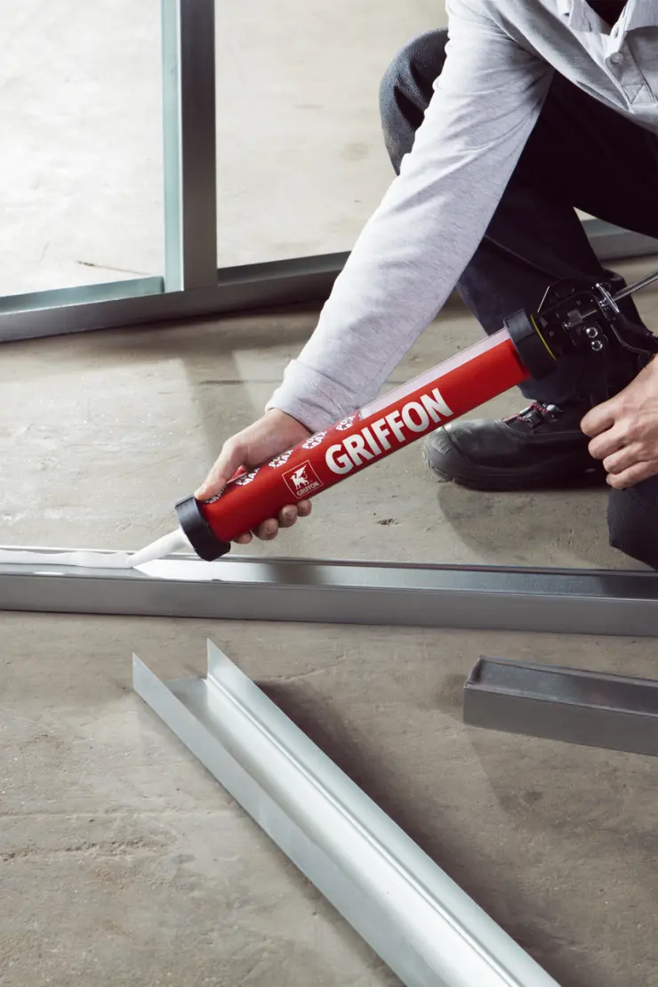 6311536-Article-application-shot-en-911-Griffon-NA-NA-PolyMax_295