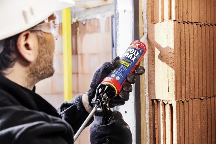 7004901-Article-application-shot-en-777-Griffon-280ml-NLFRDEEN-PolyMaxSealant